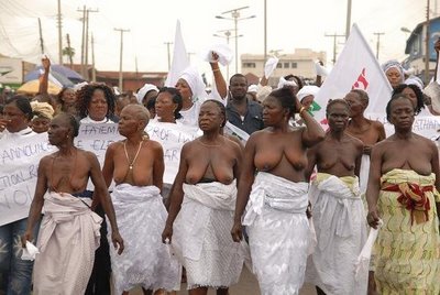 BLACK WOMEN’S NUDE POWER! -IN NIGERIA (2009) YORUBA WOMEN IN EKITI 